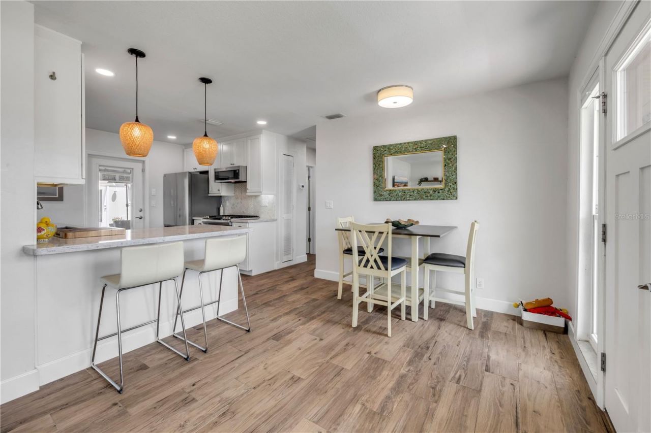 828 E 25th Avenue, New Smyrna Beach, FL 32169 Photo