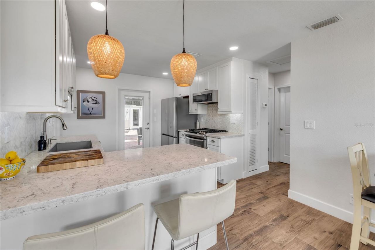 828 E 25th Avenue, New Smyrna Beach, FL 32169 Photo