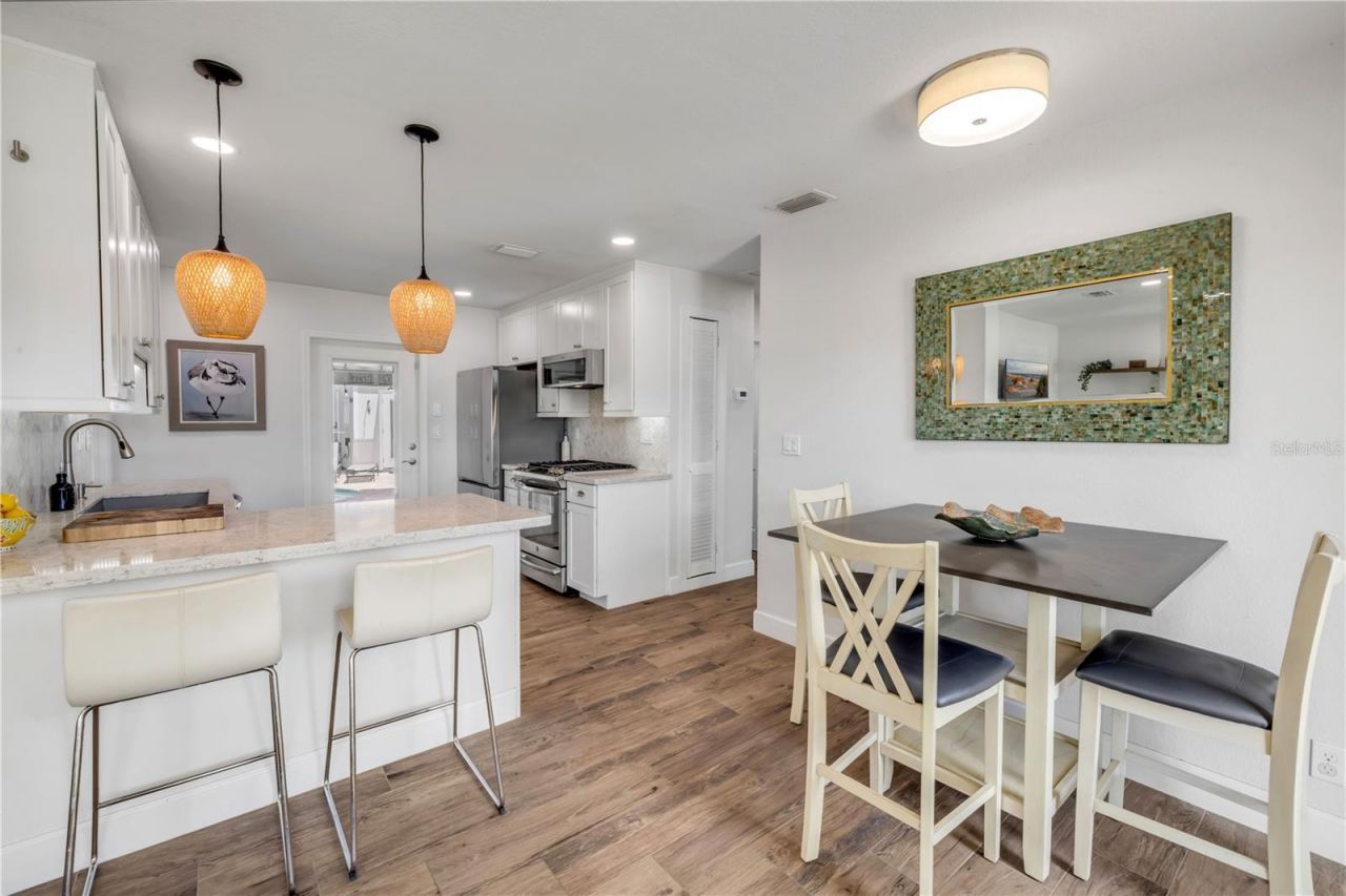 828 E 25th Avenue, New Smyrna Beach, FL 32169 Photo