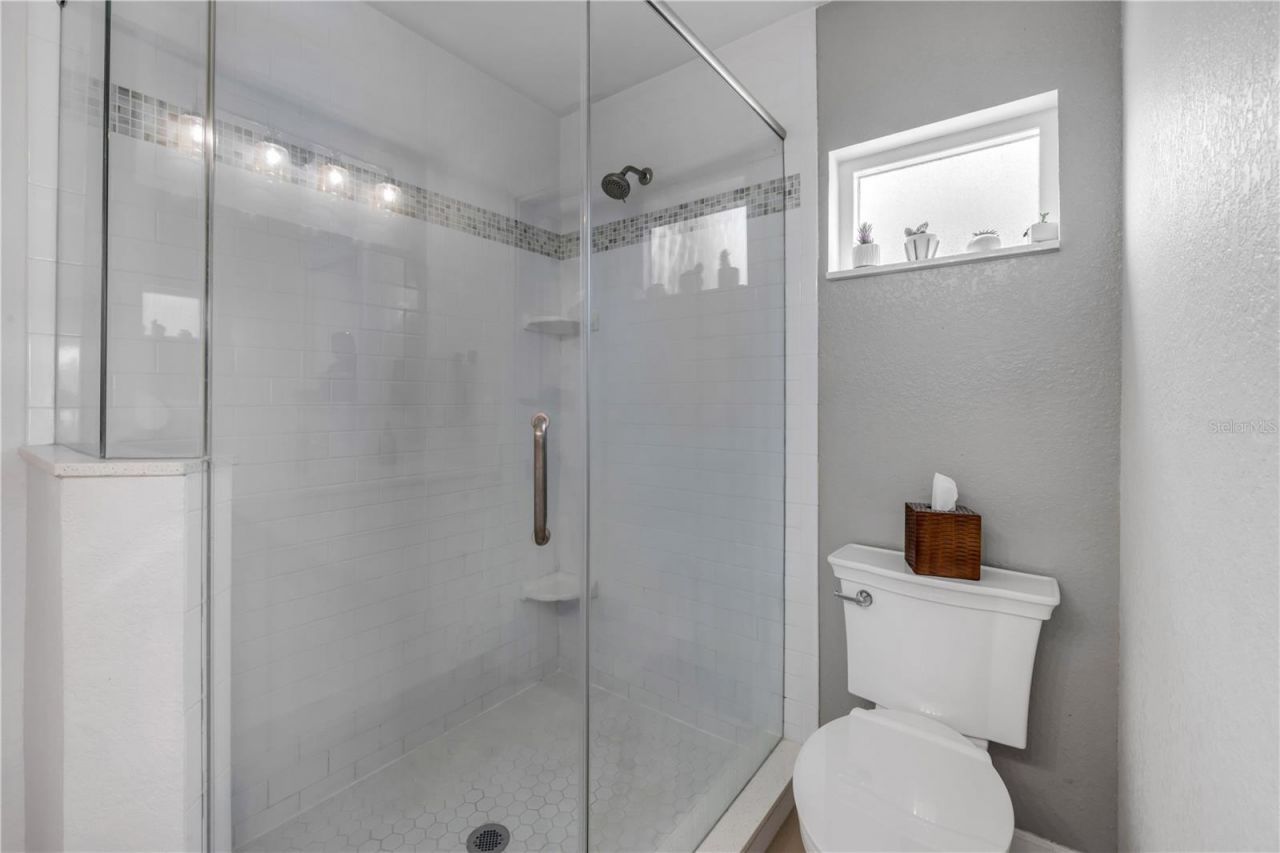 828 E 25th Avenue, New Smyrna Beach, FL 32169 Photo