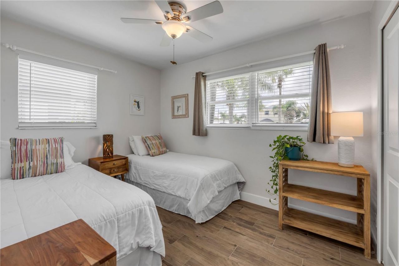 828 E 25th Avenue, New Smyrna Beach, FL 32169 Photo