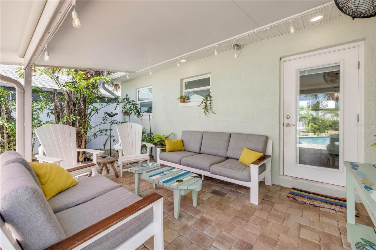 828 E 25th Avenue, New Smyrna Beach, FL 32169 Photo