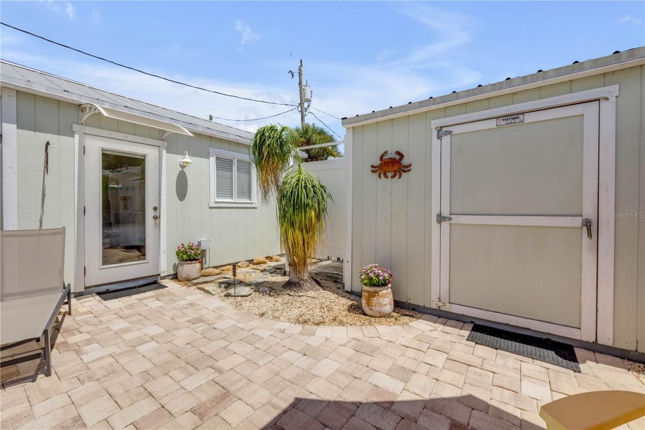 828 E 25th Avenue, New Smyrna Beach, FL 32169 Photo