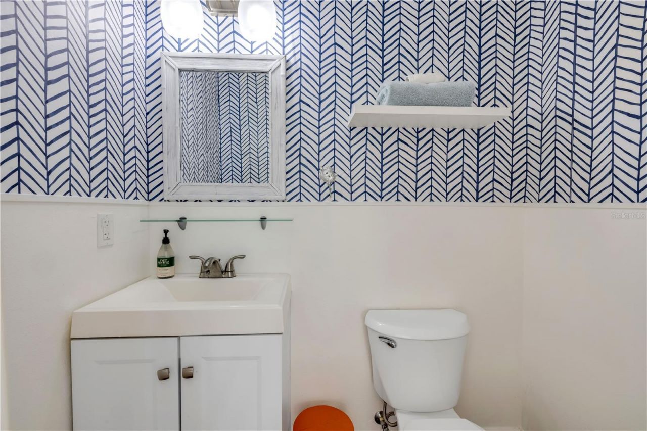 828 E 25th Avenue, New Smyrna Beach, FL 32169 Photo