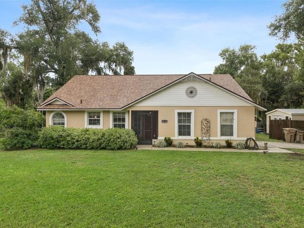 30724 FAIRVIEW AVENUE, TAVARES, FL 32778