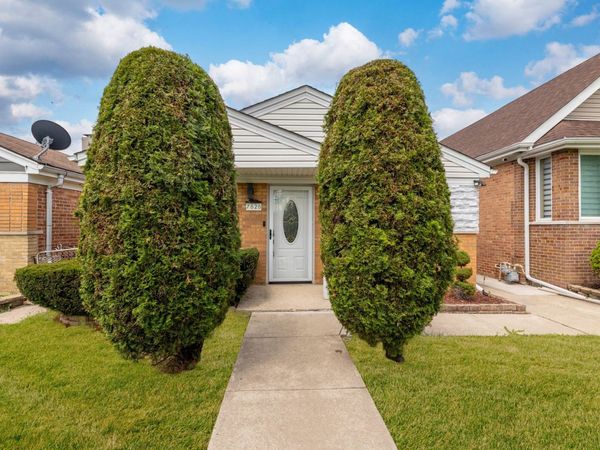 7828 Lotus Avenue , Burbank, IL 60459