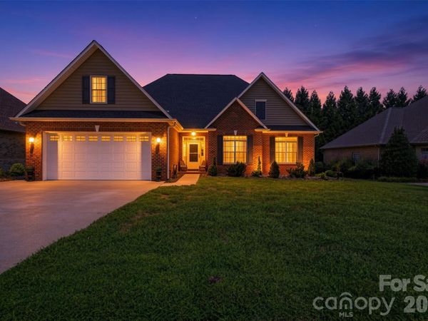 1719 30th Avenue Court NE, Hickory, NC 28601