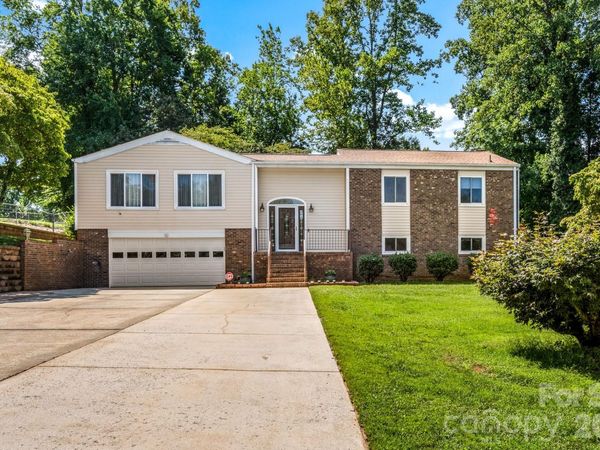 223 Vandyke Street , Kernersville, NC 27284
