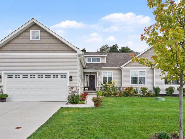 5725 Trail Side Lane, Whitmore Lake, MI 48189