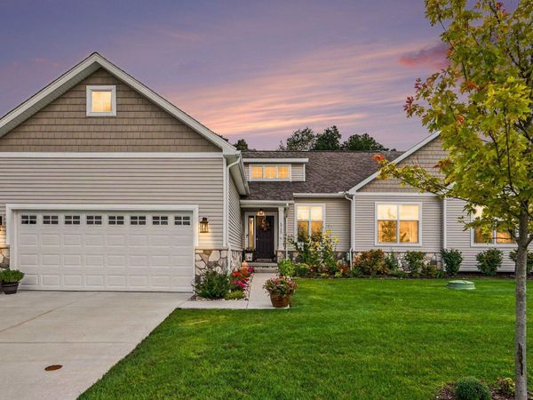 5725 Trail Side Lane, Whitmore Lake, MI 48189