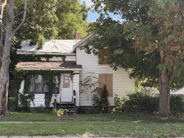 206 S Jefferson Street, Ionia, MI 48846