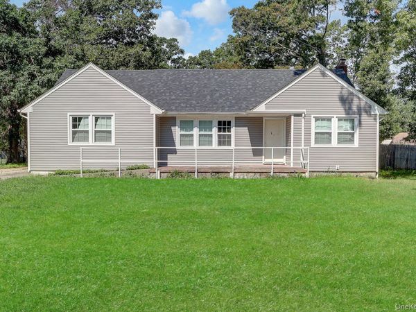 1987 William Floyd Parkway , Ridge, NY 11961