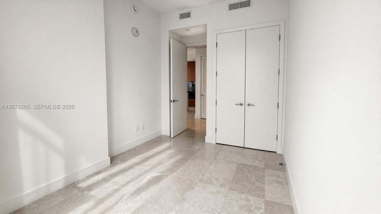 175 SE 25th Rd , Unit 504, Miami, FL 33131 Photo