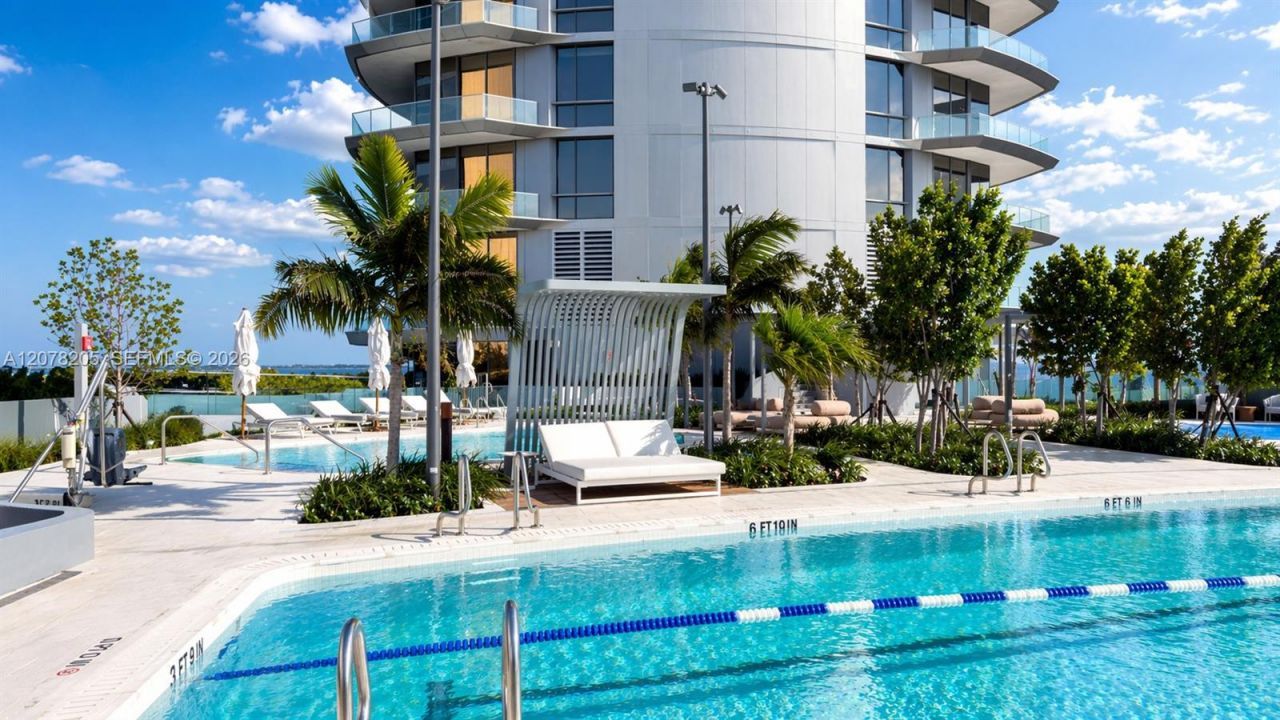 175 SE 25th Rd , Unit 504, Miami, FL 33131 Photo