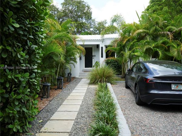 12015 NE 10 Ave , Biscayne Park, FL 33161