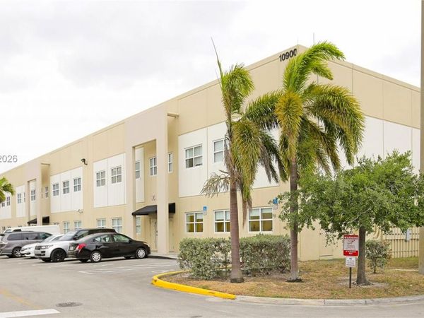 Unit 140, Sweetwater, FL 33172