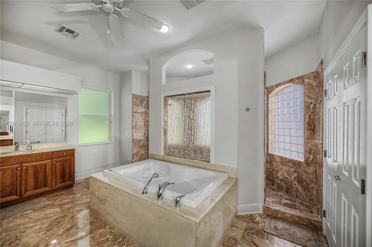 4033 Oak Haven Dr. , La Belle, FL 33935 Photo