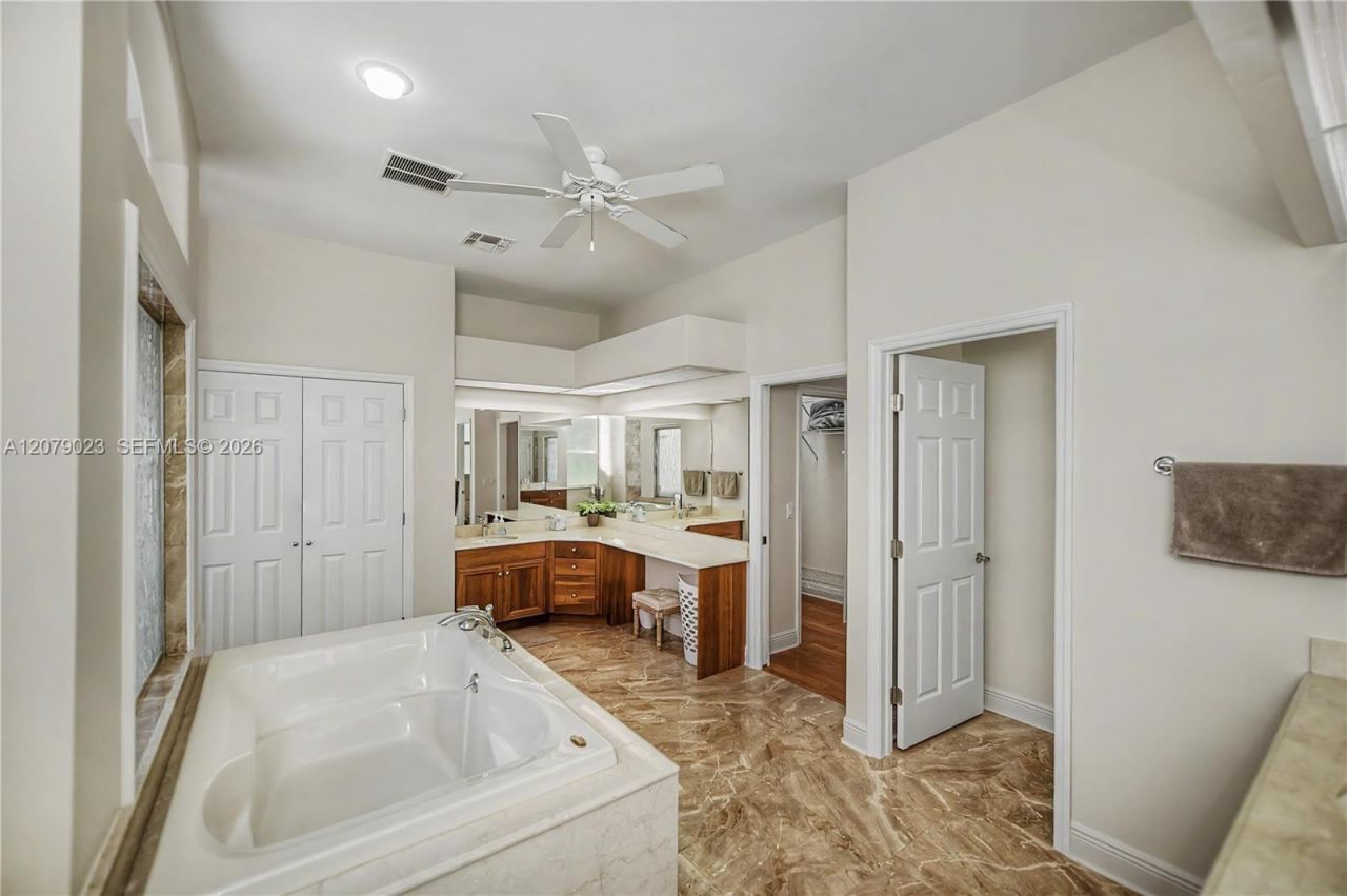 4033 Oak Haven Dr. , La Belle, FL 33935 Photo