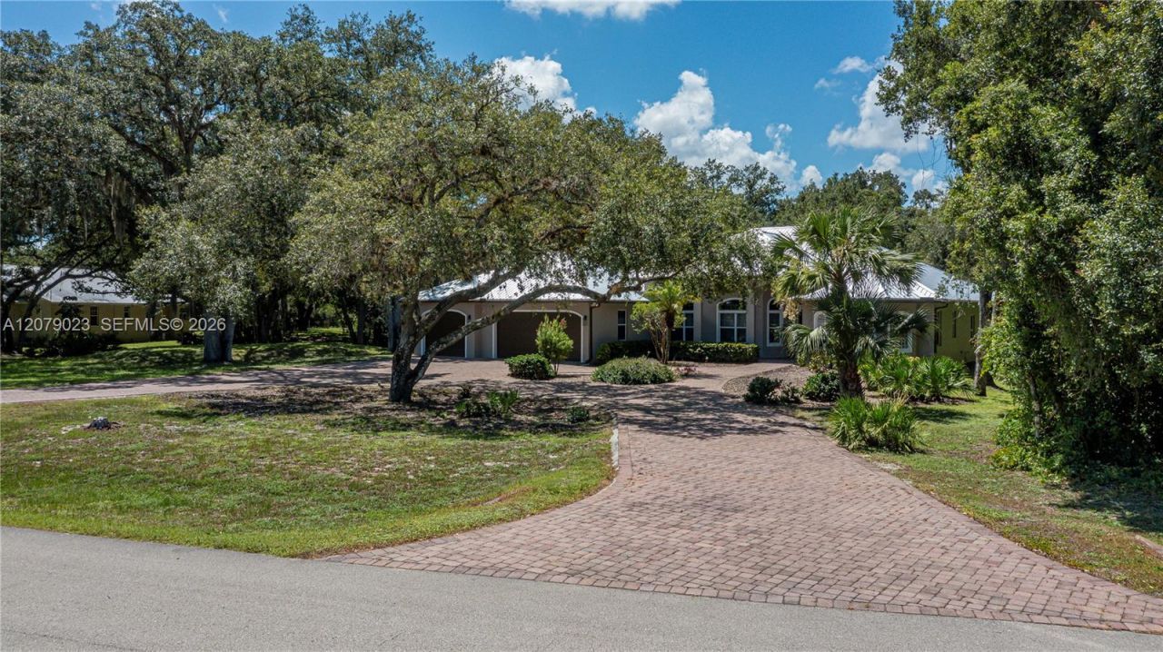 4033 Oak Haven Dr. , La Belle, FL 33935 Photo