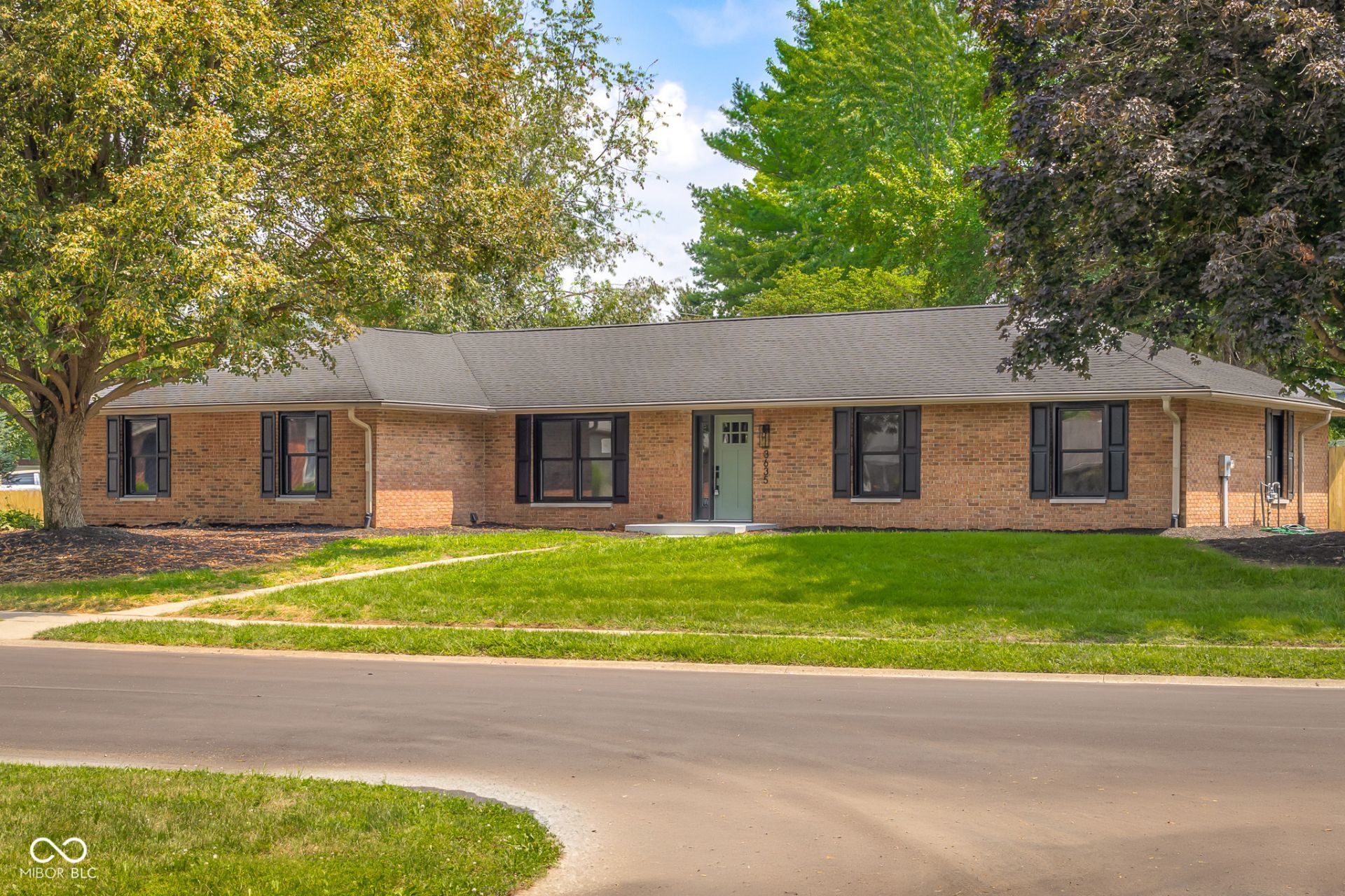 3635 Deerfield Place, Columbus, IN 47203 Main Photo