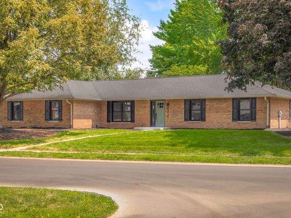 3635 Deerfield Place, Columbus, IN 47203