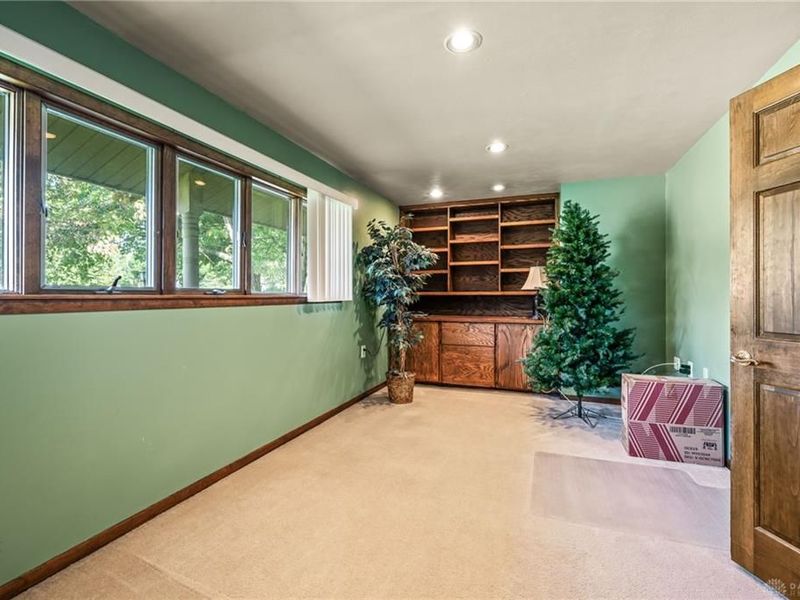 5208 Vernadale Drive, Washington Township, OH 45429 Photo 16