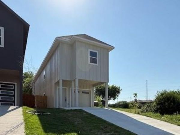 6702 S Lancaster Road, Dallas, TX 75241