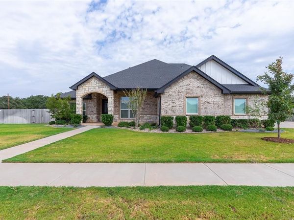 2301 Manor Oaks Terrace, Abilene, TX 79602