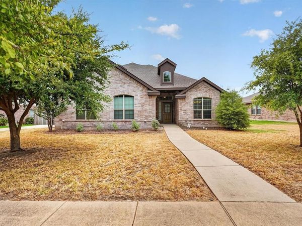 902 Mockingbird Lane, Glenn Heights, TX 75154