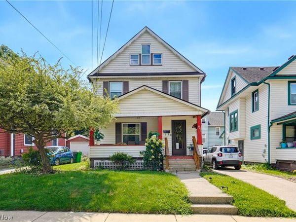 982 W Hopocan Avenue , Barberton, OH 44203