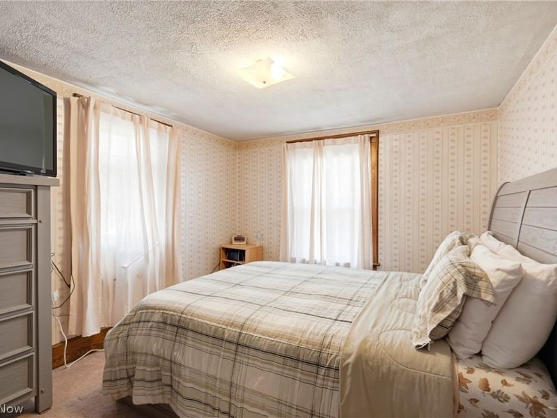 982 W Hopocan Avenue, Barberton, OH 44203 Photo 14