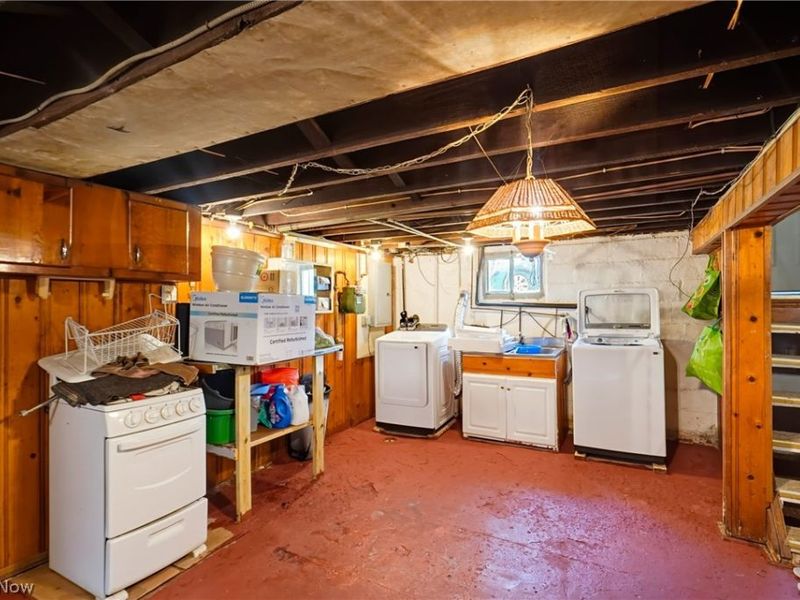 982 W Hopocan Avenue, Barberton, OH 44203 Photo 17