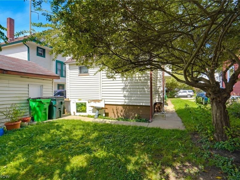 982 W Hopocan Avenue, Barberton, OH 44203 Photo 3