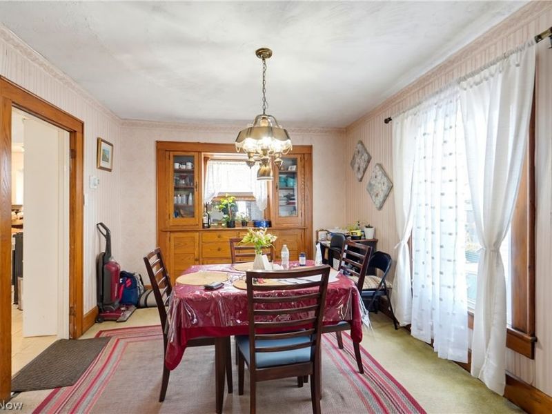 982 W Hopocan Avenue, Barberton, OH 44203 Photo 9