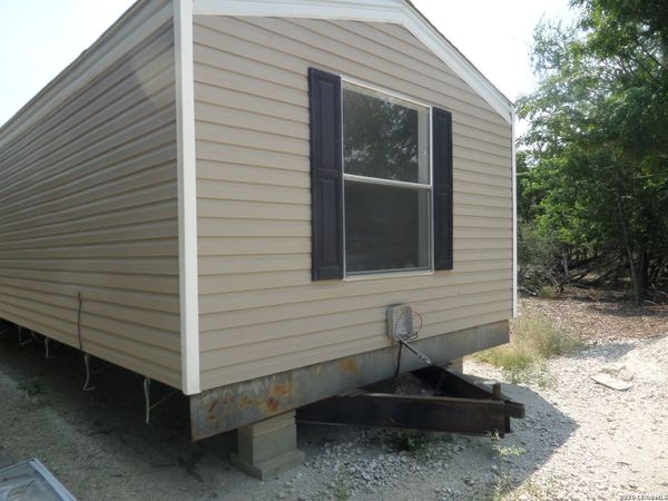 698 Scenic Dr, Bandera, TX 78003