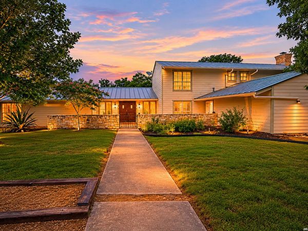 208 FRONT ST, Comfort, TX 78013