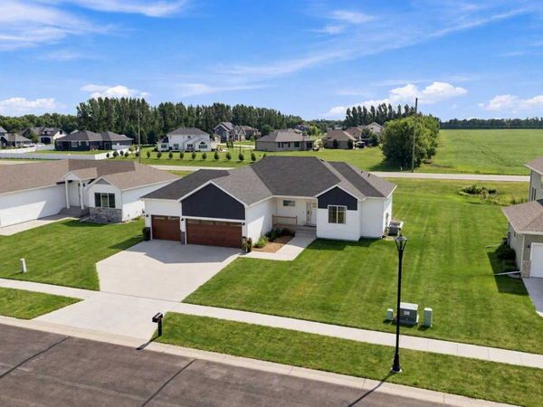 1504 75th Avenue S, Fargo, ND 58104
