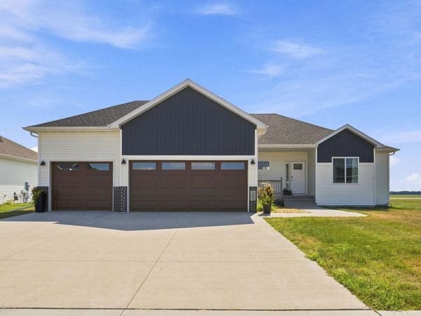 1504 75th Avenue S, Fargo, ND 58104