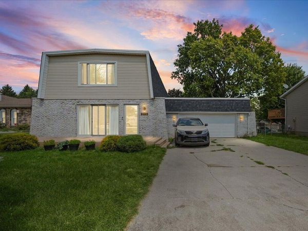 3562 Sunrise Drive, Crown Point, IN 46307