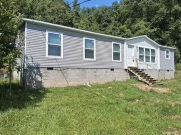 1640 Lee Road, Elkview, WV 25071