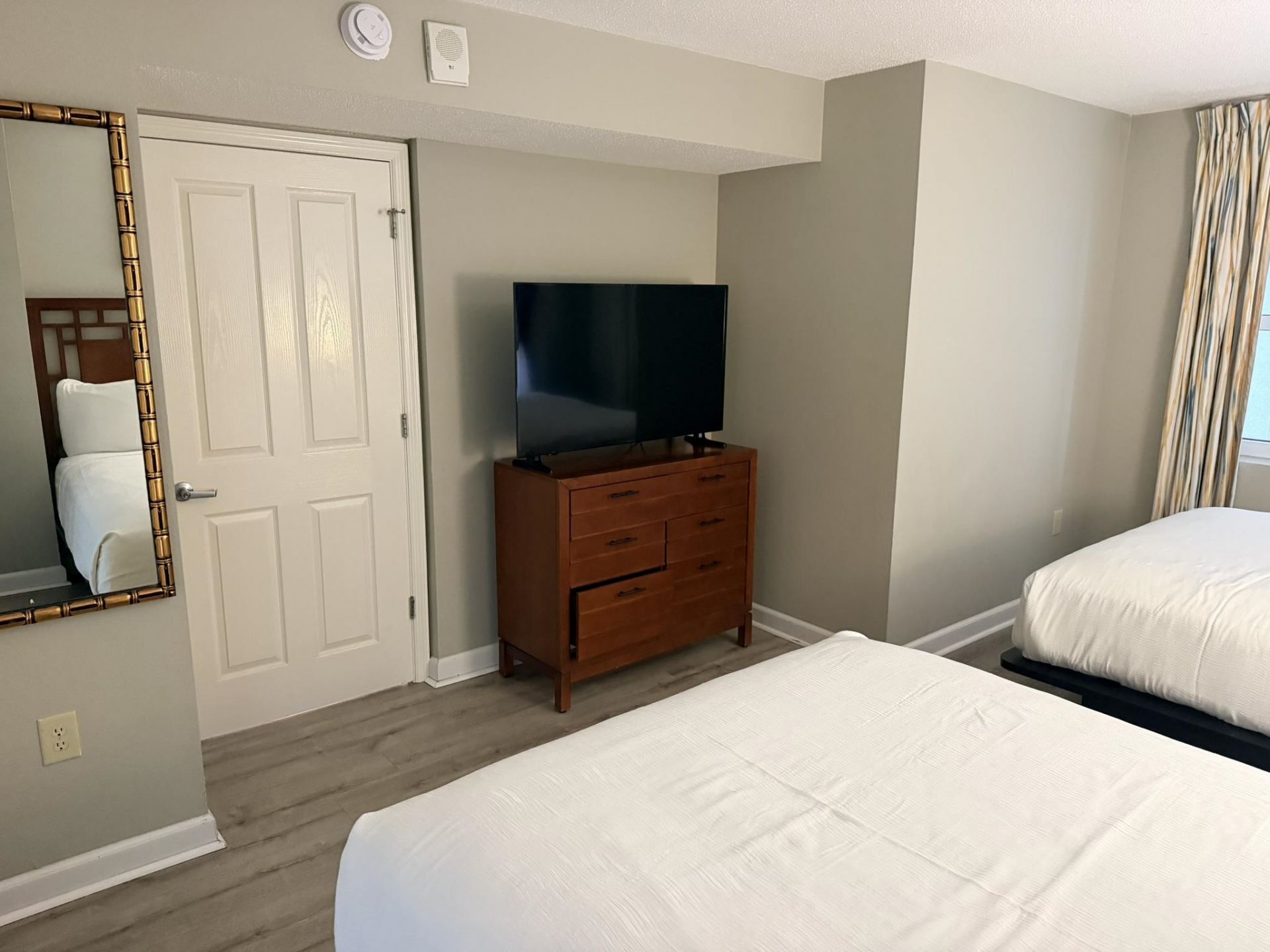 5200 N Ocean Blvd. Photo 11
