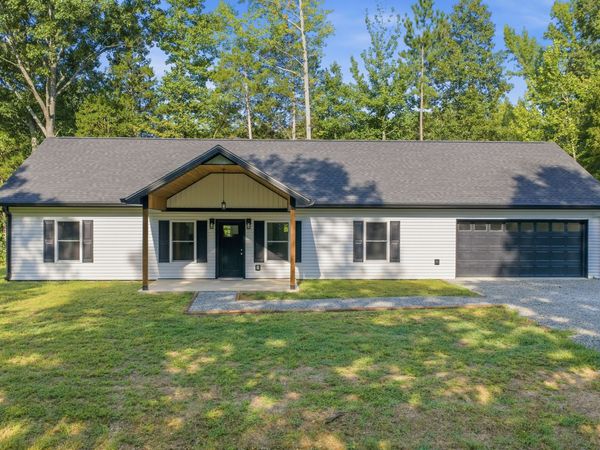 19 Dobson Ave, Camden, TN 38320