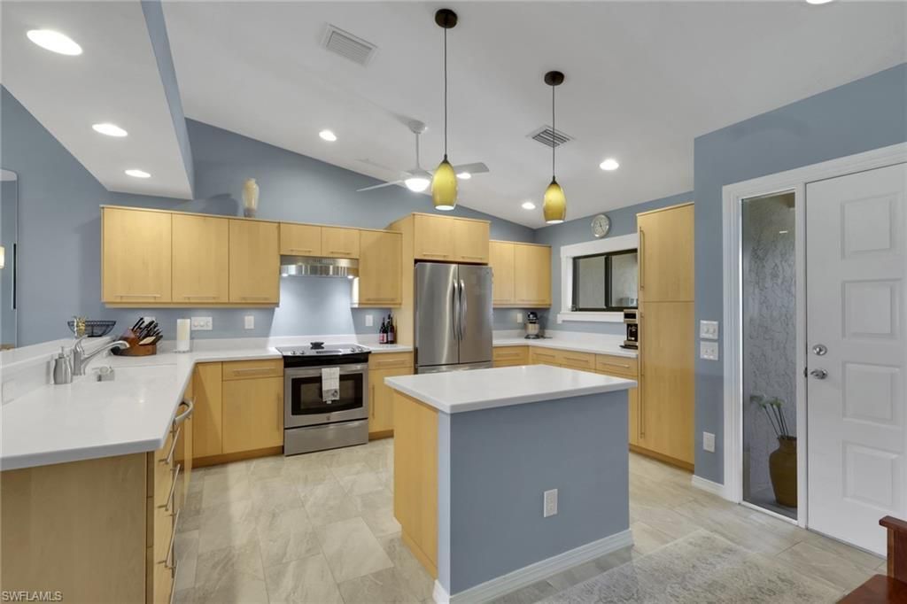 5376 Fox Hollow Dr, Unit 711, Naples, FL 34104 Photo