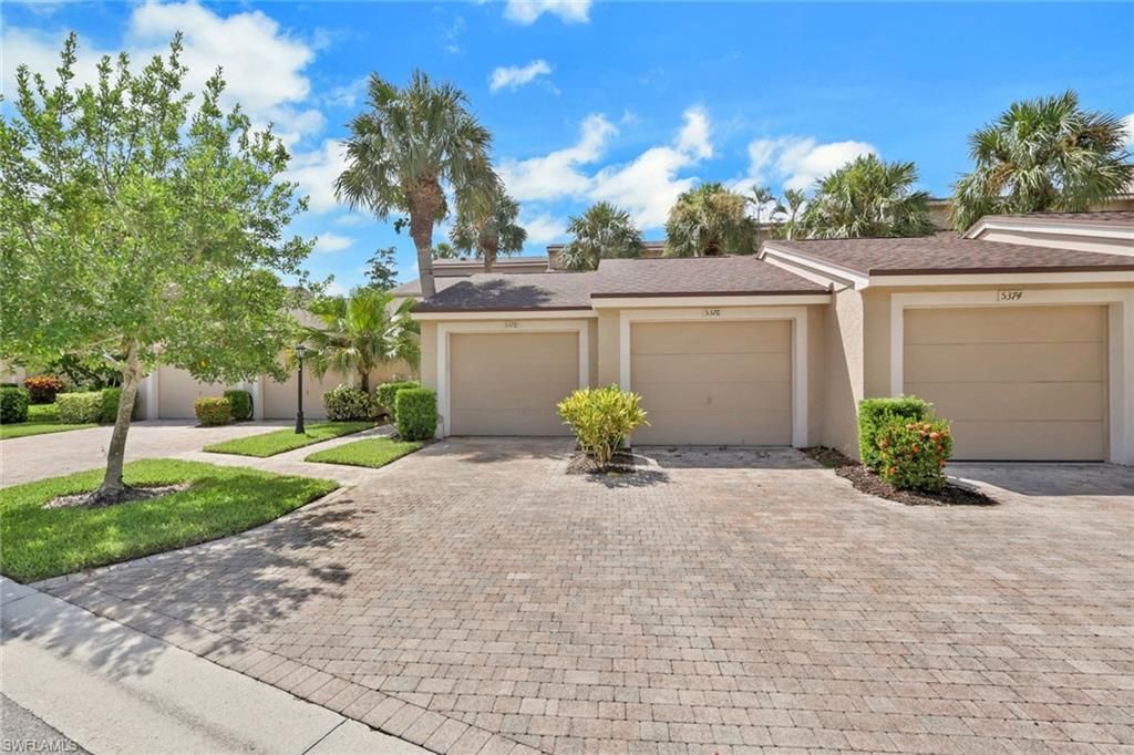 5376 Fox Hollow Dr, Unit 711, Naples, FL 34104 Photo