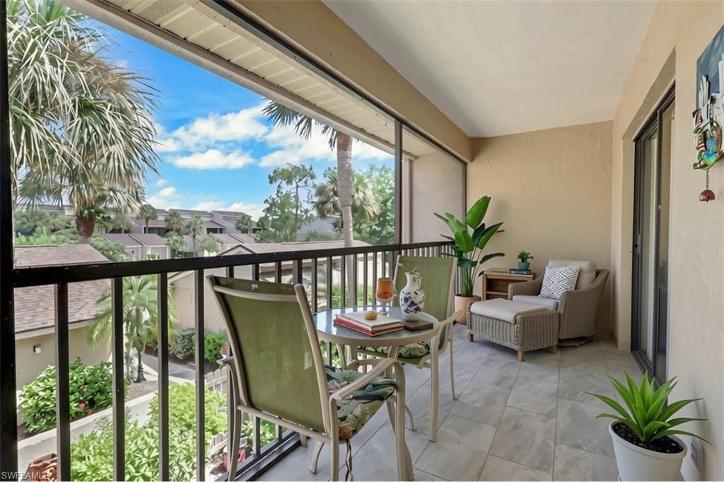 5376 Fox Hollow Dr, Unit 711, Naples, FL 34104 Photo