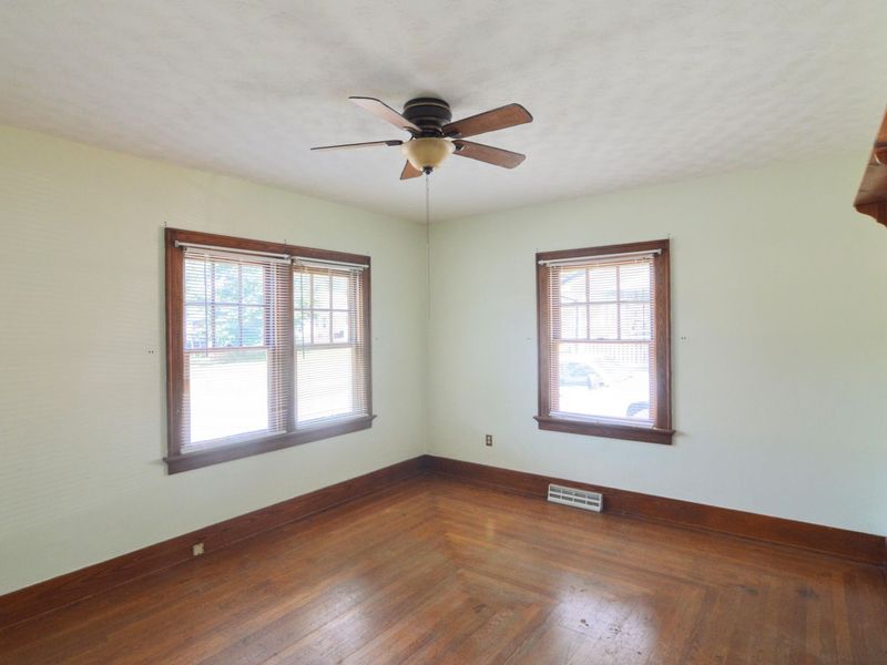 305 E 4th Street, Falmouth, KY 41040 Photo 18