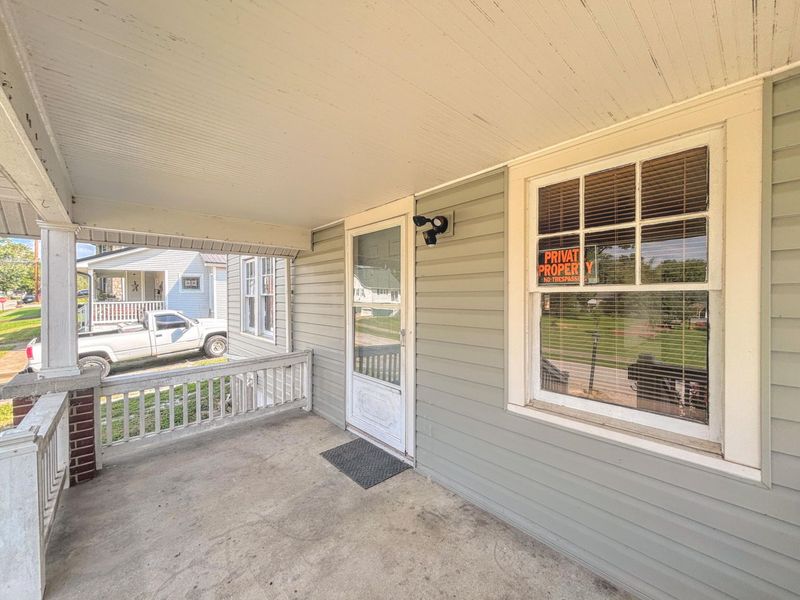 305 E 4th Street, Falmouth, KY 41040 Photo 3