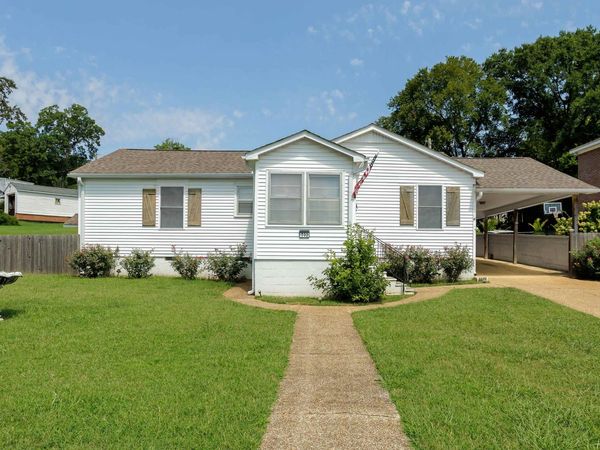 733 Crest St, Florence, AL 35630