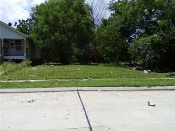 2018 BENTON Street , New Orleans, LA 70117