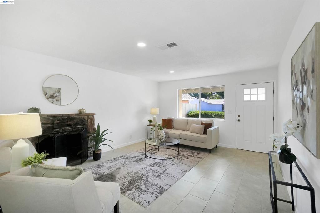 32321 Pollux Ct, Union City, CA 94587 Main Photo